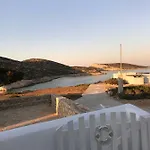 Vegera House, Vakantiehuis *