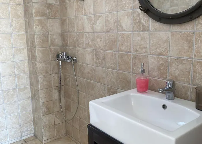 Vegera House, * Donoussa